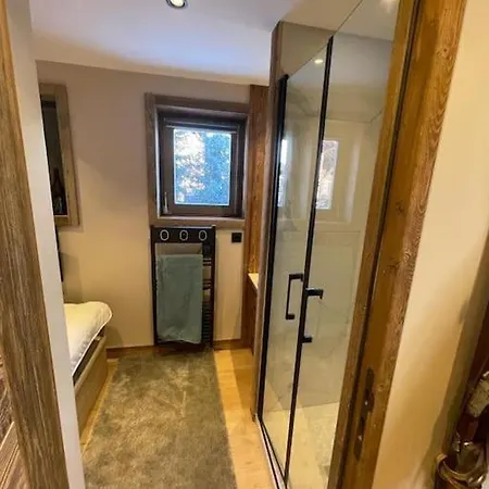 Apartment Centre *